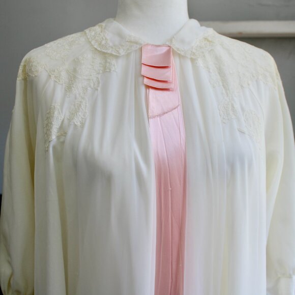 Leonora Vintage Cream Layered Chiffon Pink Ribbon Women's Lingerie Robe Size 10 - Picture 3 of 9